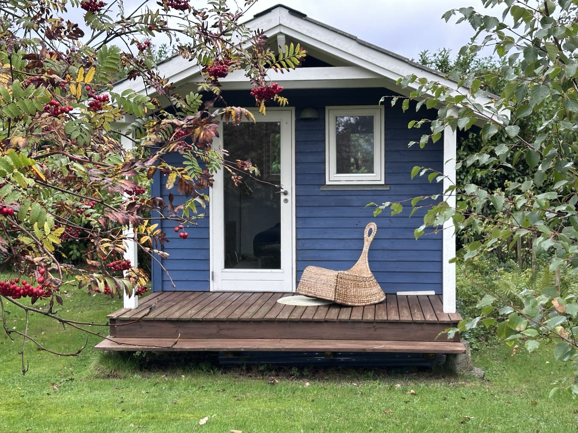 Hovsa, et blåt sommerhus i Liseleje
